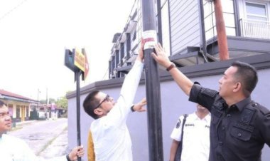 Kasatpol PP Pekanbaru Mengultimatum Provider Agar Segera Cabut Tiang Fiber Optik Ilegal 