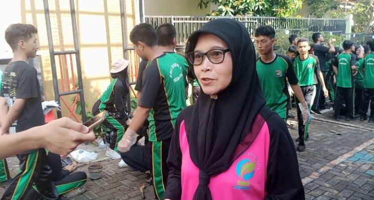 Peringati Hari Cinta Puspa 2023 SMA 4 Semarang Percantik Vertical Garden dan Kebersihan Kelas