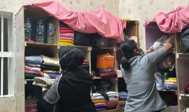 Pastikan Laperru Bersih dan Aman, Kalapas Lakukan Geledah Blok Hunian