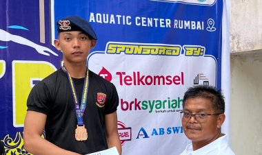 Inspiratif! Personel Brimob Riau Raih Medali di Kejuaraan Renang Se-Indonesia