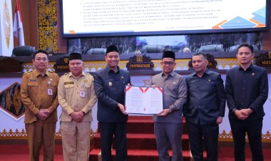 Wawako Pekanbaru Dampingi Pembahasan Ranperda Investasi dan Perubahan Perangkat Daerah di DPRD