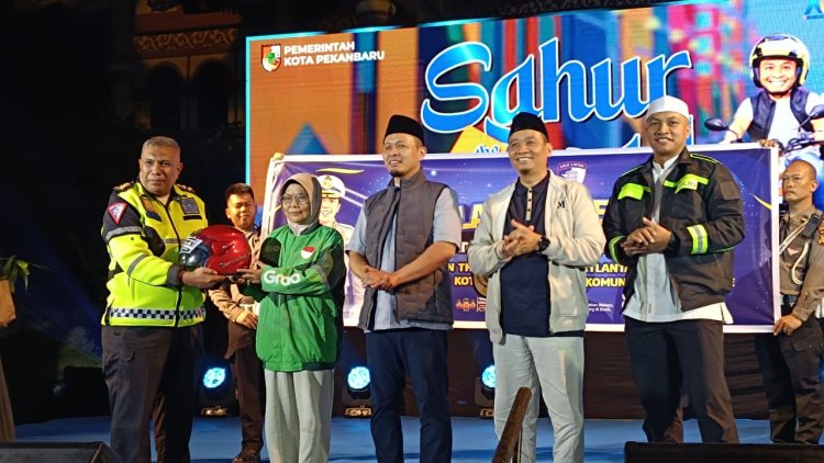 Sahur On The Road Bersama Wali Kota, Ditlantas Polda Riau Gaungkan Keselamatan dan Green Policing